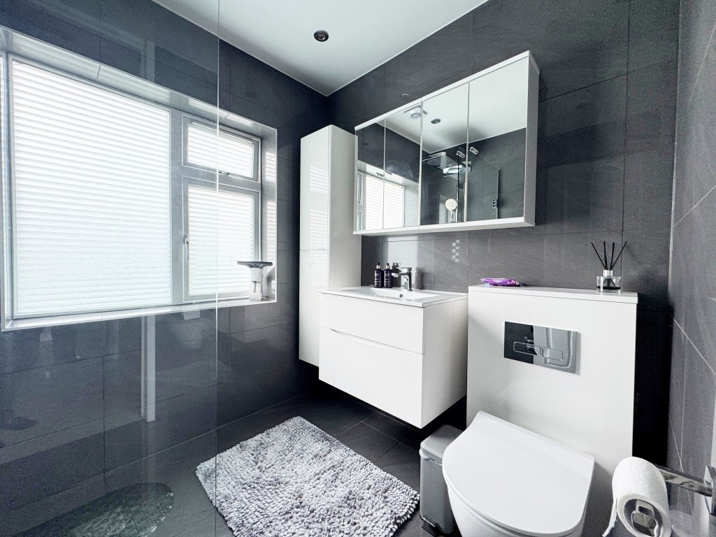 Tulip Tree Avenue, Kenilworth