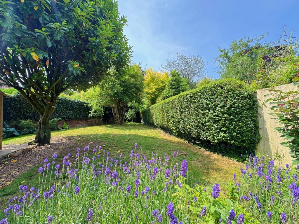 St. Nicholas Avenue, Kenilworth