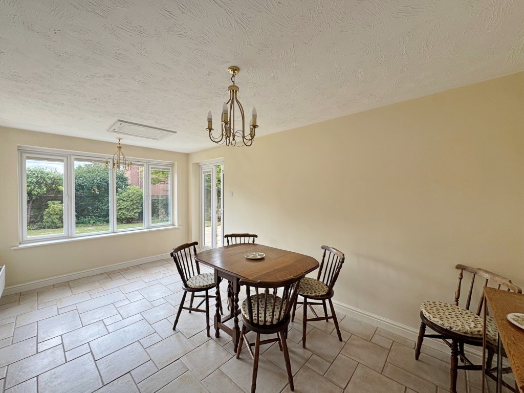 Imogen Gardens, Heathcote, Warwick