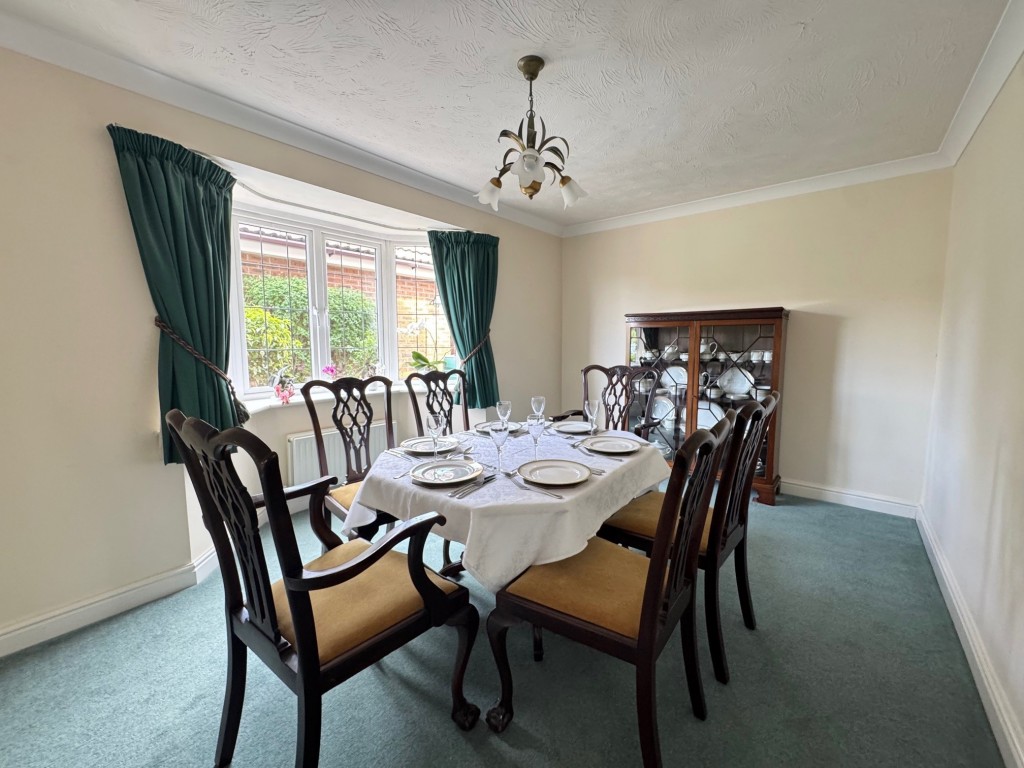 Imogen Gardens, Heathcote, Warwick
