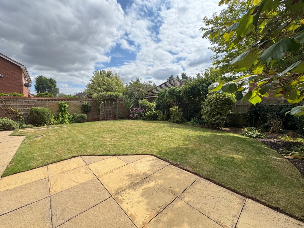 Imogen Gardens, Heathcote, Warwick