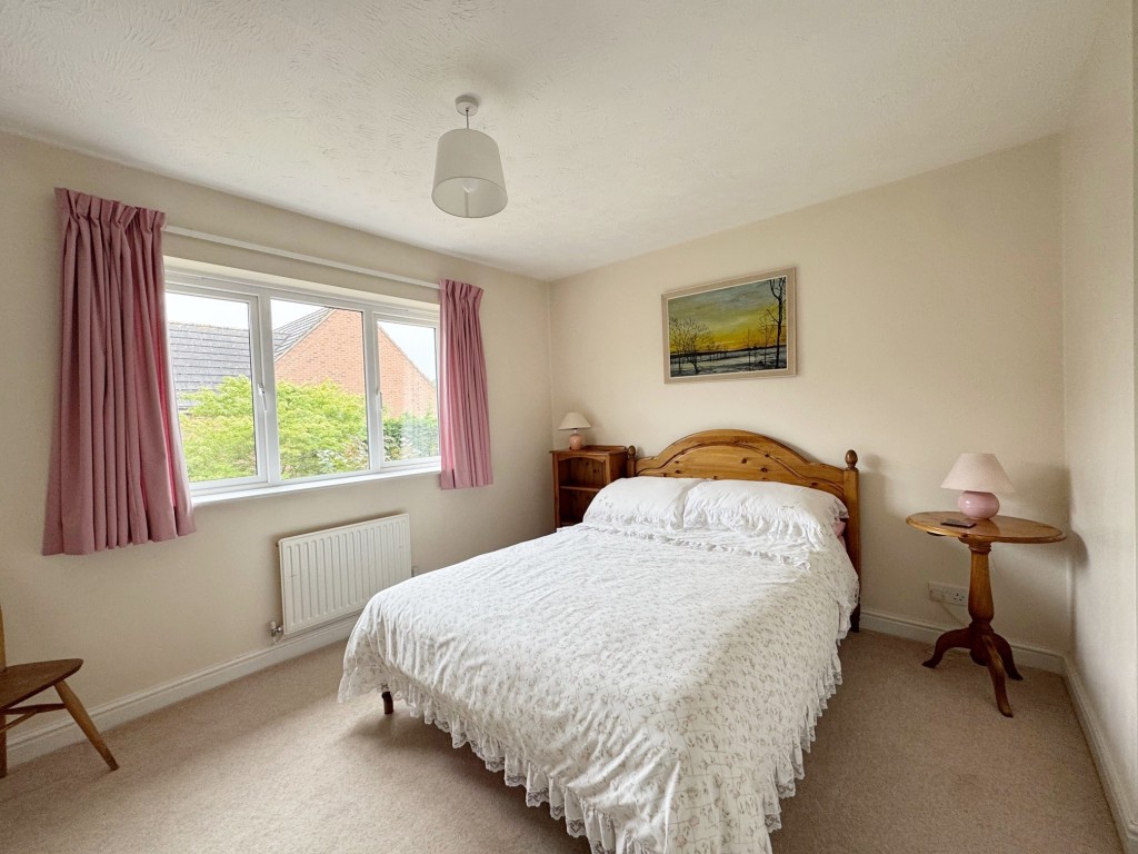 Imogen Gardens, Heathcote, Warwick