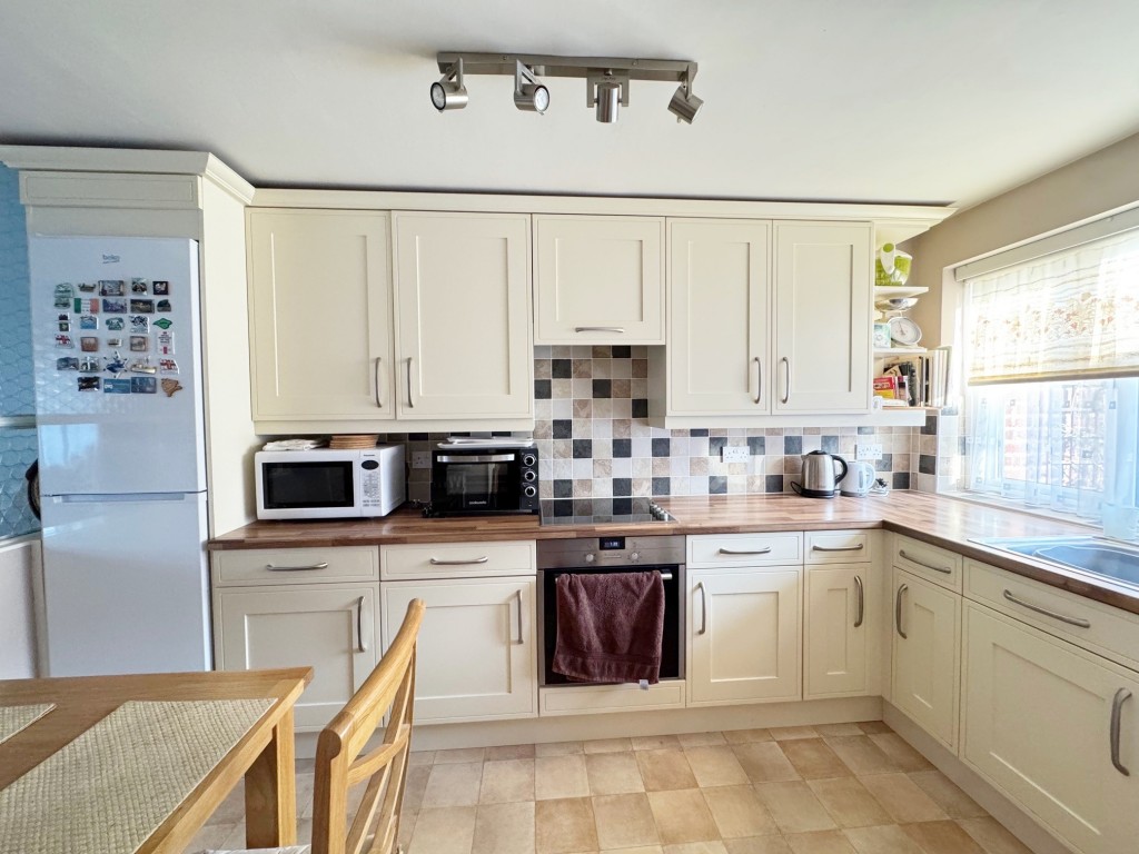 Whites Row, Kenilworth