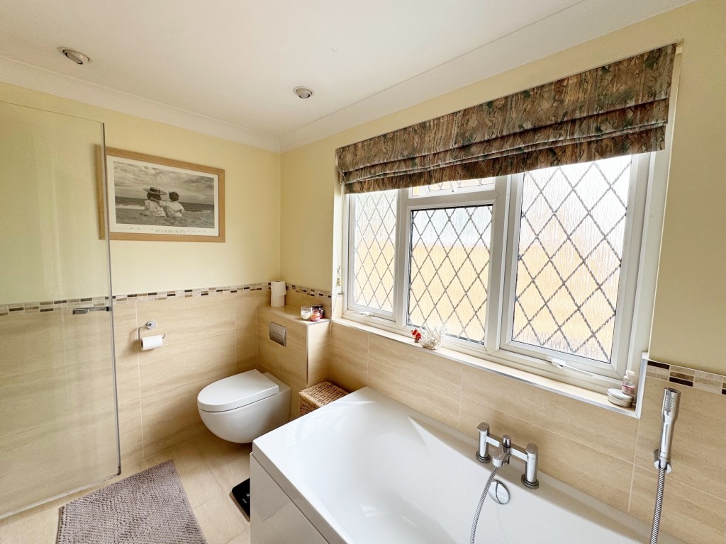 Cromwell Lane, Kenilworth