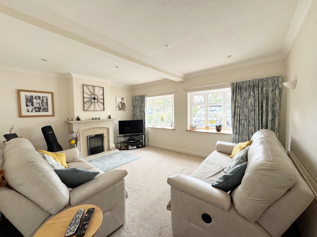 Cromwell Lane, Kenilworth