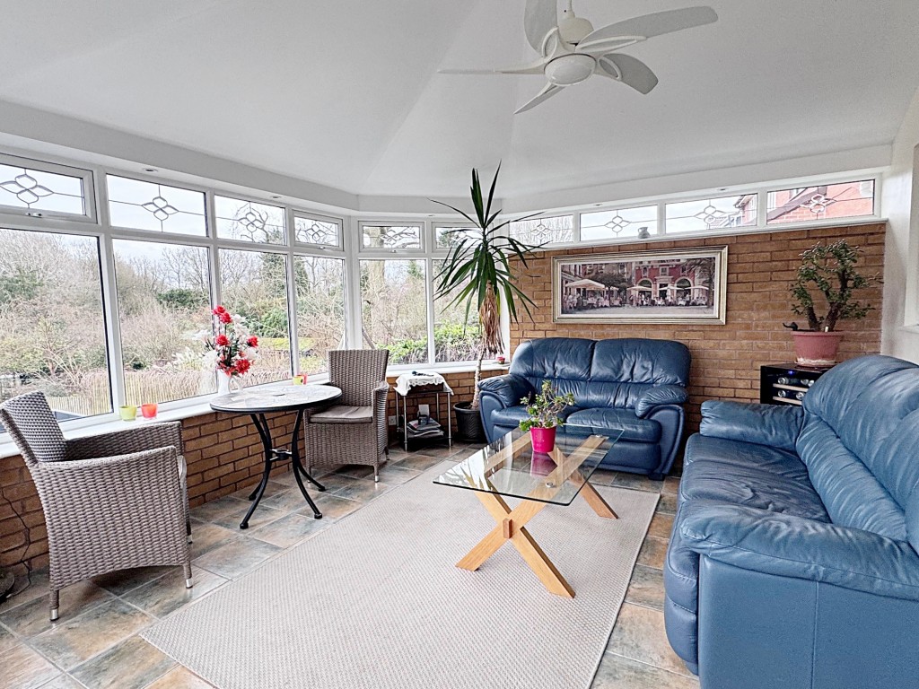 Cromwell Lane, Kenilworth