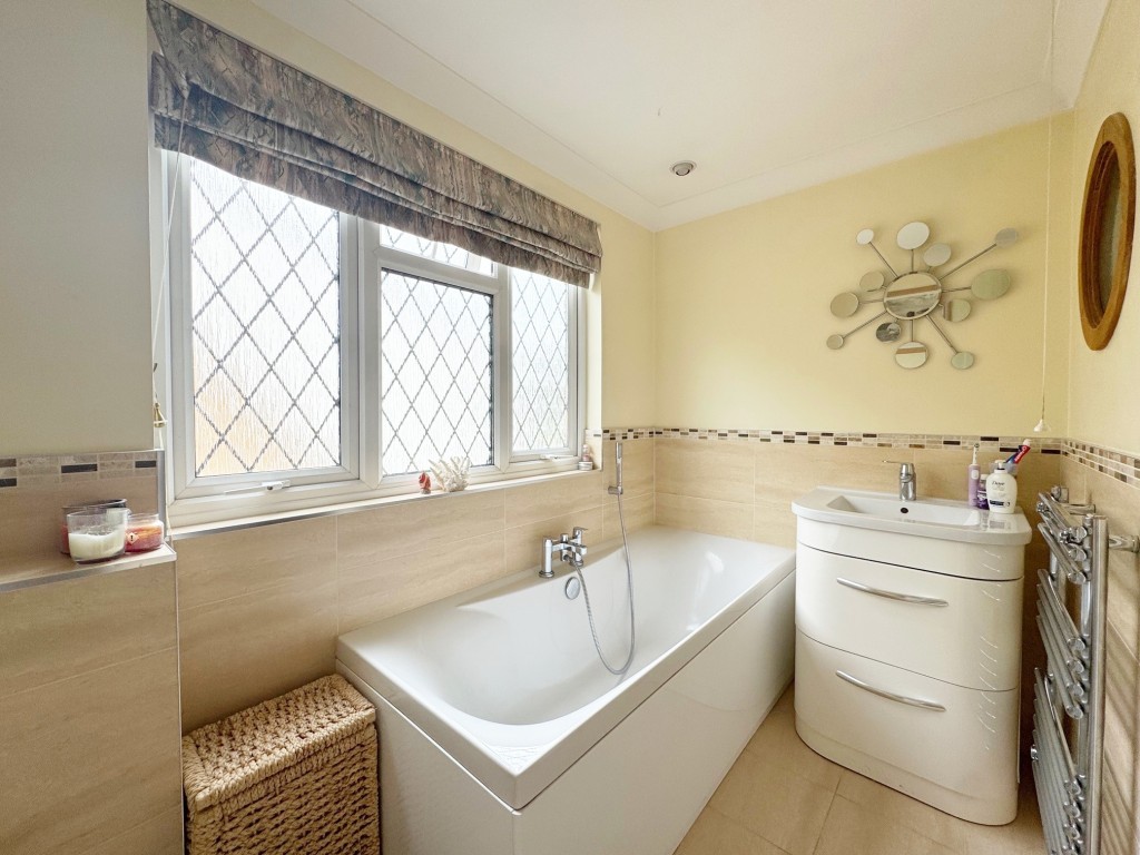 Cromwell Lane, Kenilworth