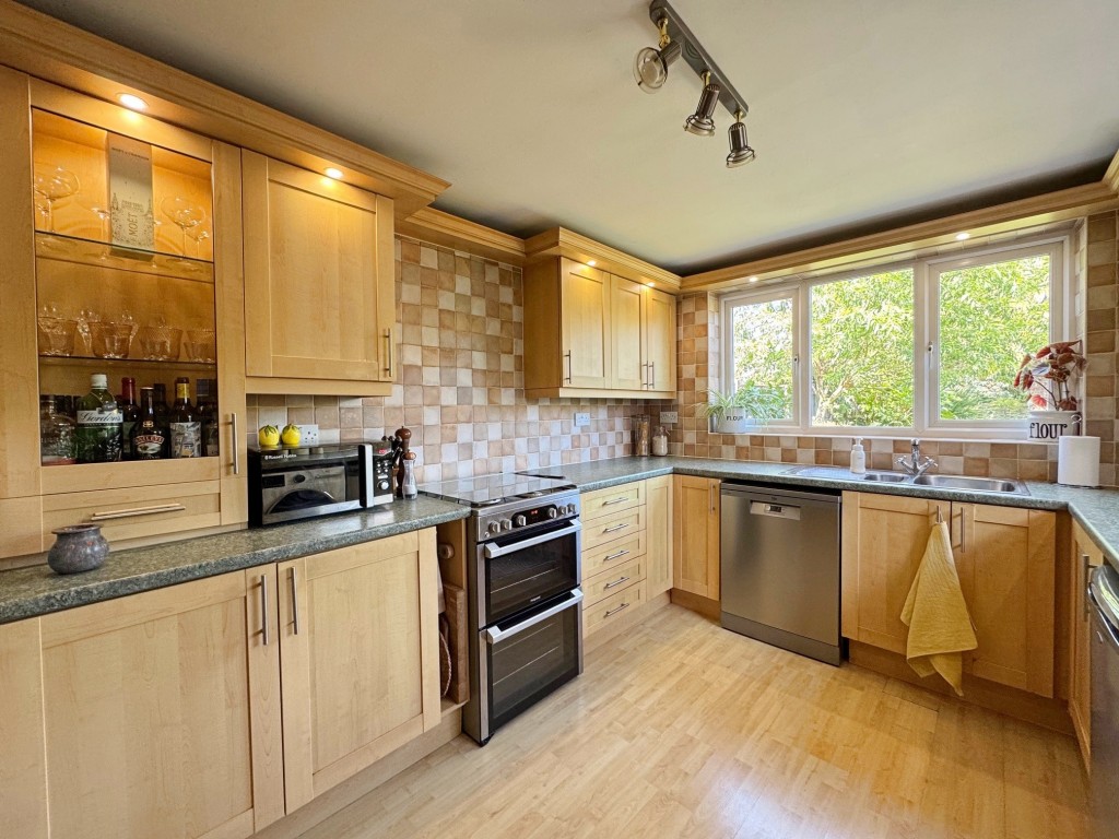 Oaks Road, Kenilworth