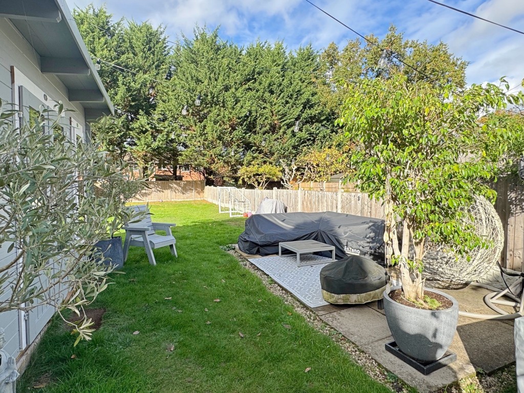 Oaks Road, Kenilworth