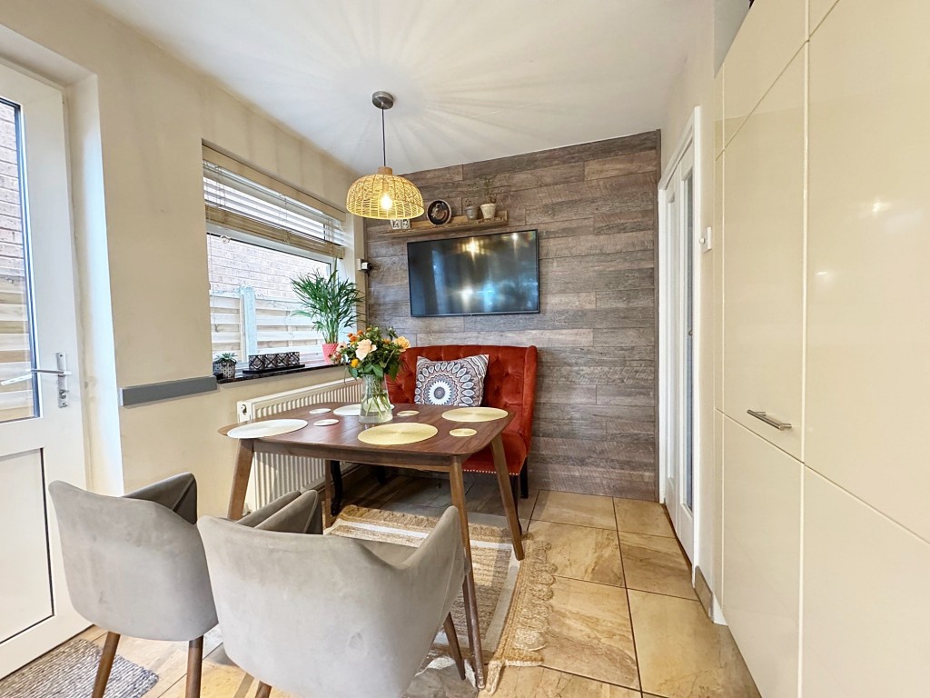 Bromley Close, Kenilworth