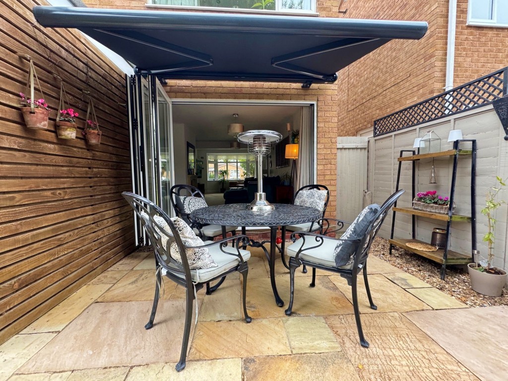 Bromley Close, Kenilworth