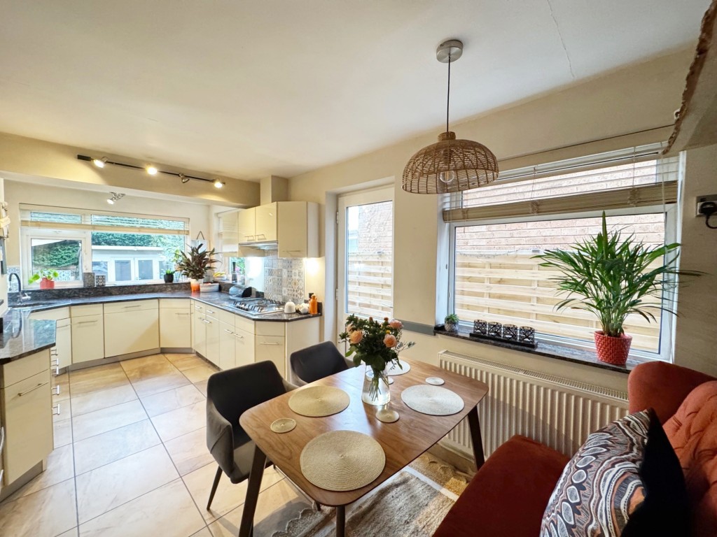 Bromley Close, Kenilworth