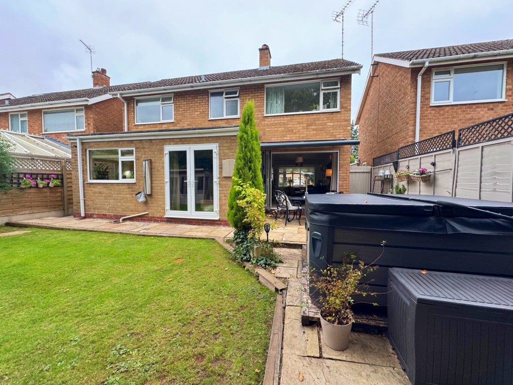 Bromley Close, Kenilworth