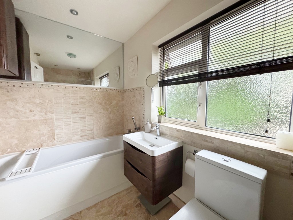 Bromley Close, Kenilworth