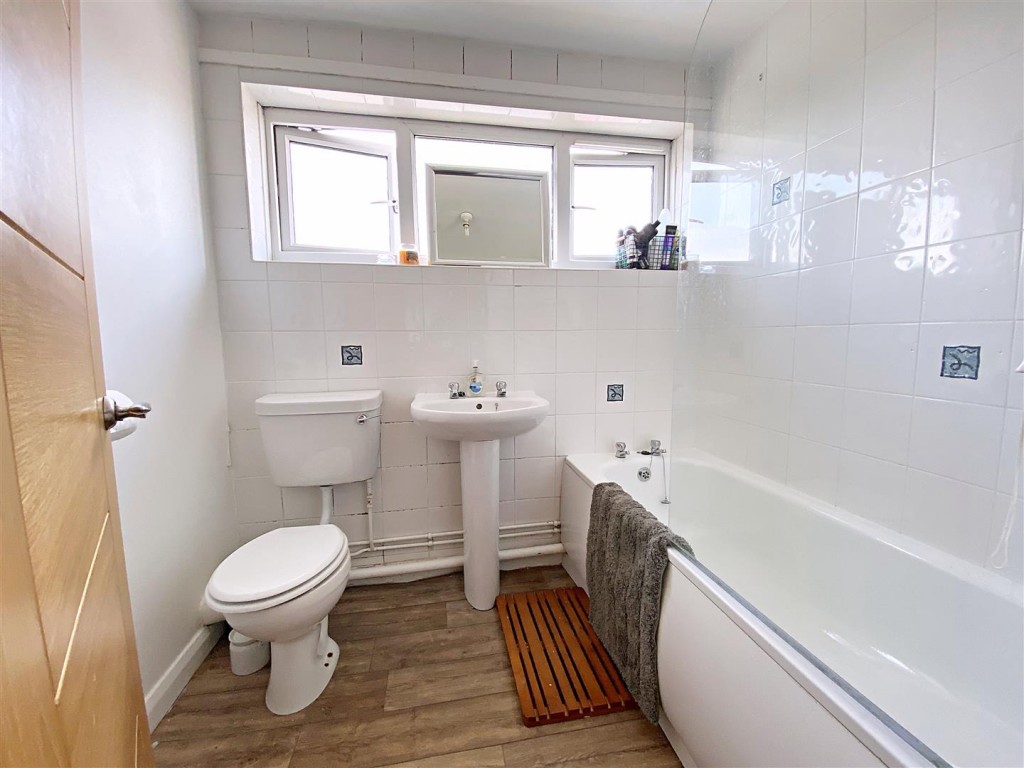 Albion Street, Kenilworth