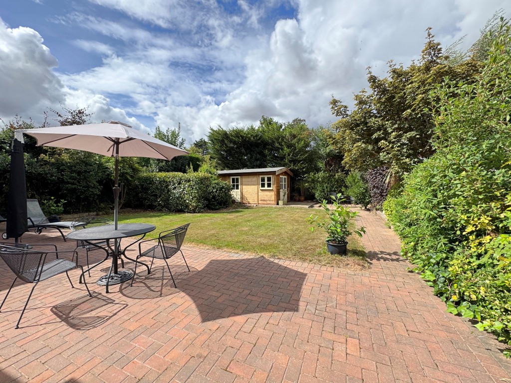 Suncliffe Drive, Kenilworth