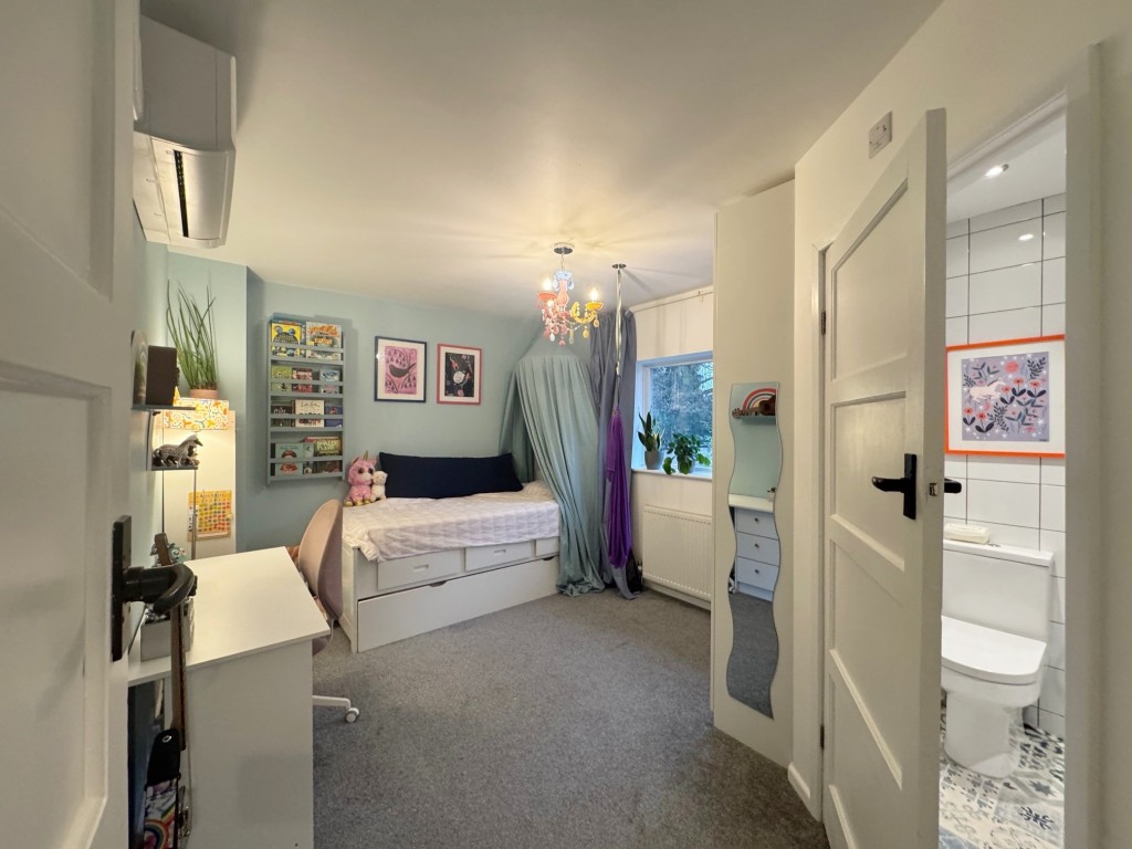 Dudley Road, Kenilworth