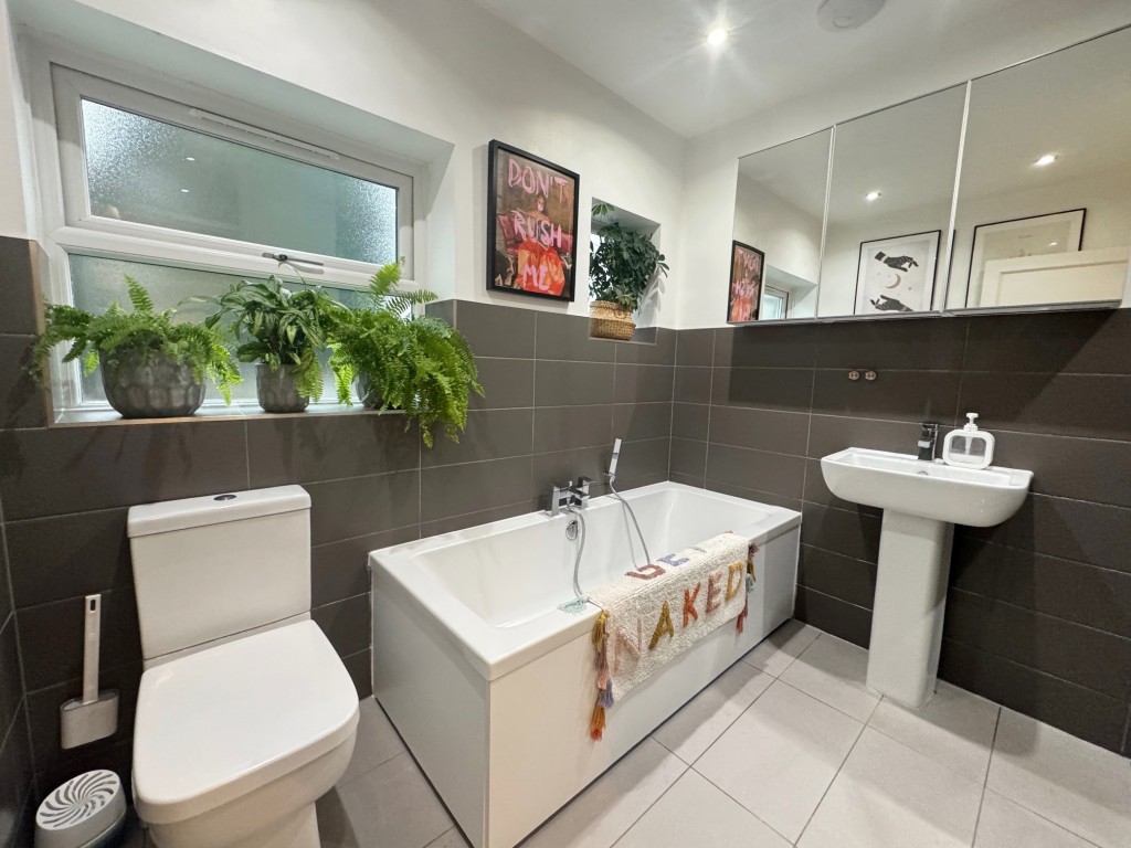 Dudley Road, Kenilworth