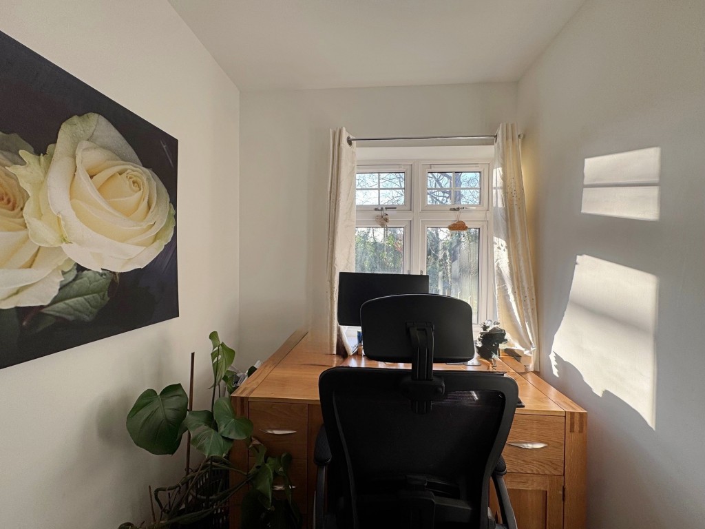 Thomas Bates Road, Kenilworth