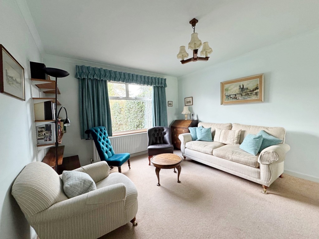 Warwick Road, Kenilworth