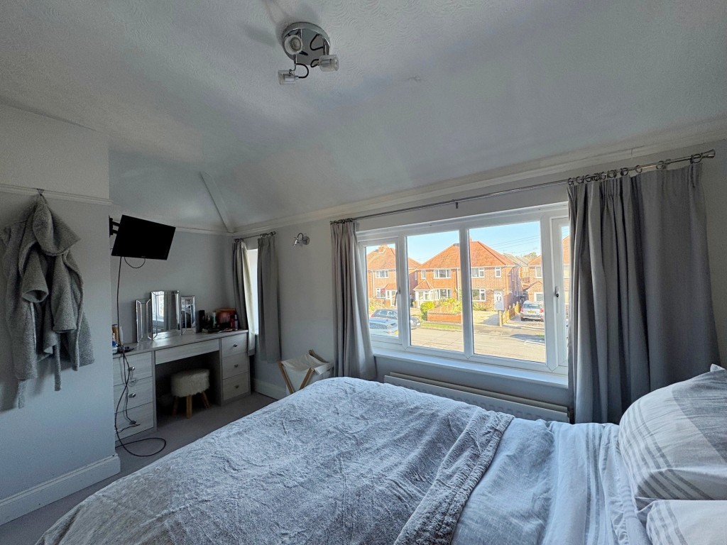 St. Nicholas Avenue, Kenilworth