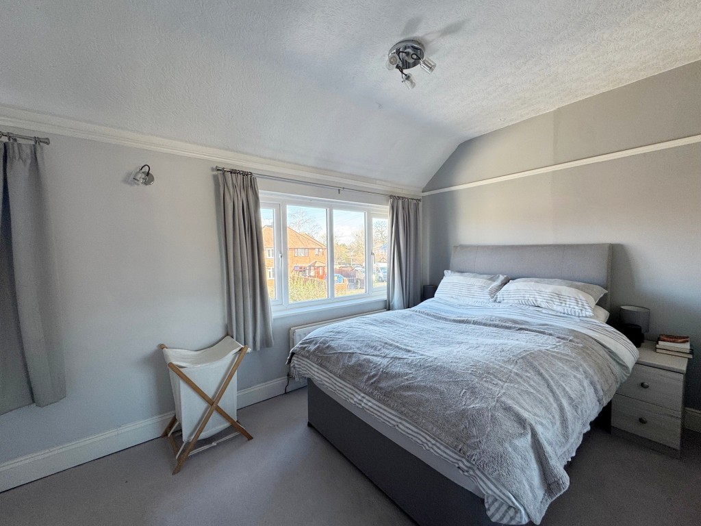 St. Nicholas Avenue, Kenilworth