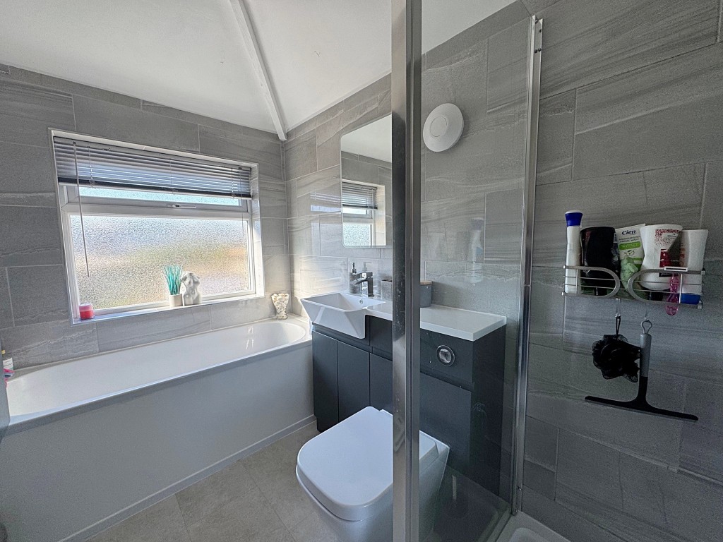 St. Nicholas Avenue, Kenilworth