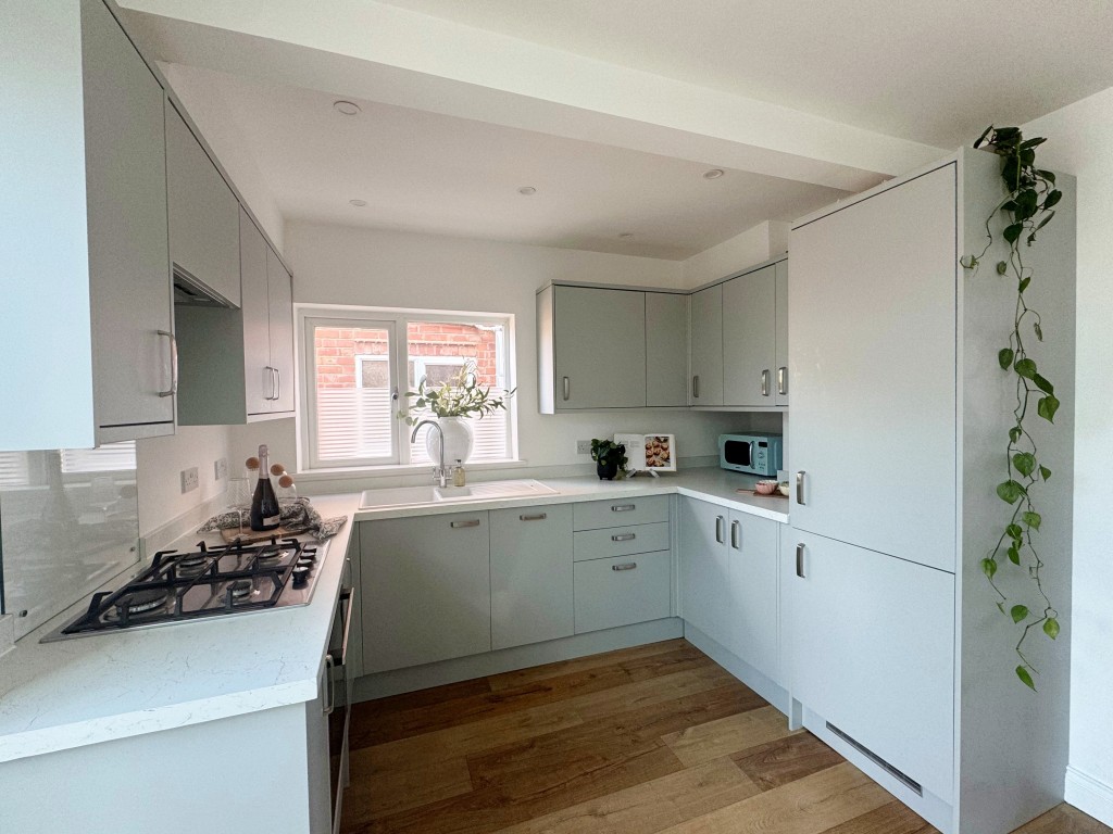 St. Nicholas Avenue, Kenilworth