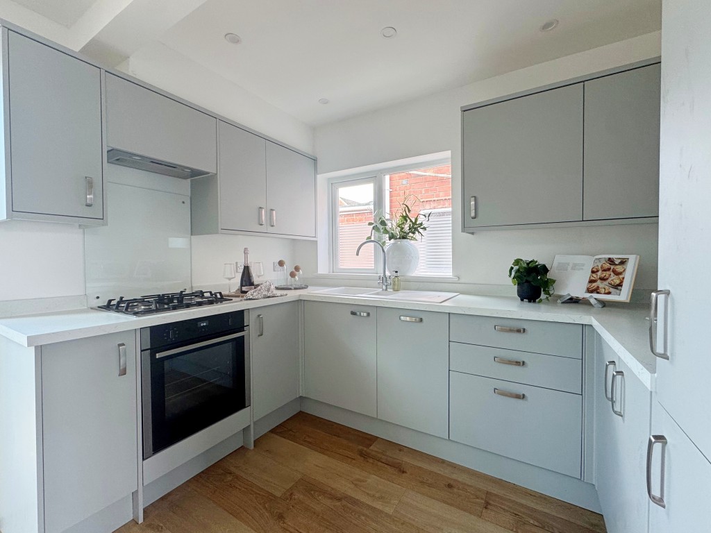 St. Nicholas Avenue, Kenilworth