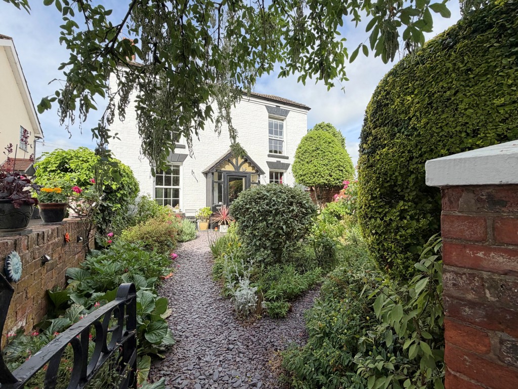 Warwick Road, Kenilworth