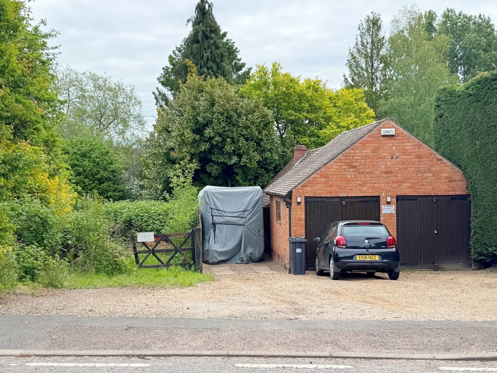 Coventry Road, Stoneleigh