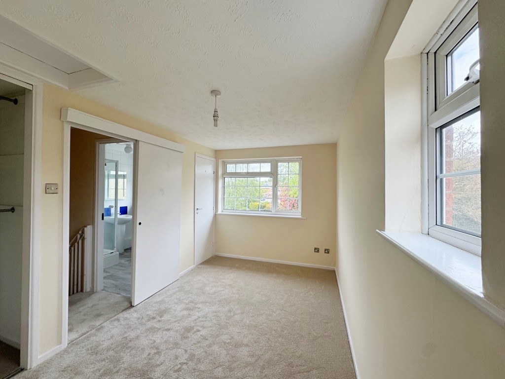 Ebourne Close, Kenilworth