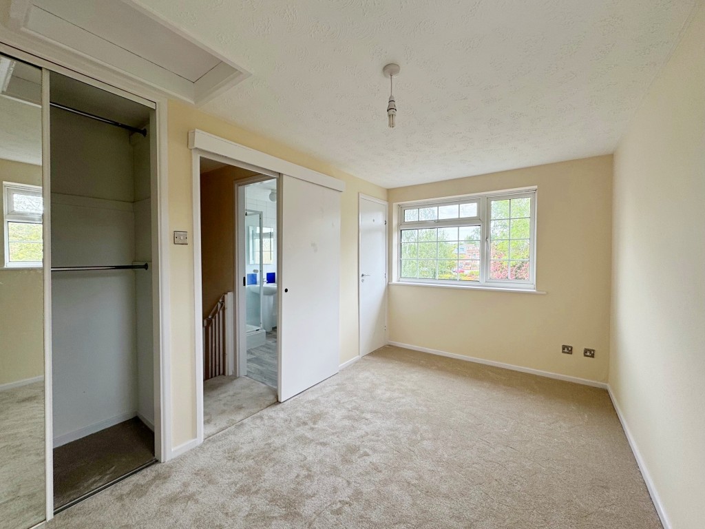 Ebourne Close, Kenilworth