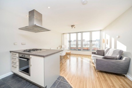 St. Chloes House, E3