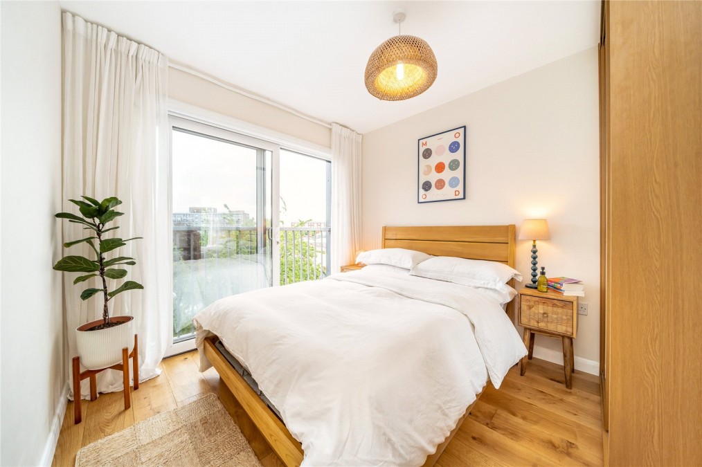 Cresset Road, E9