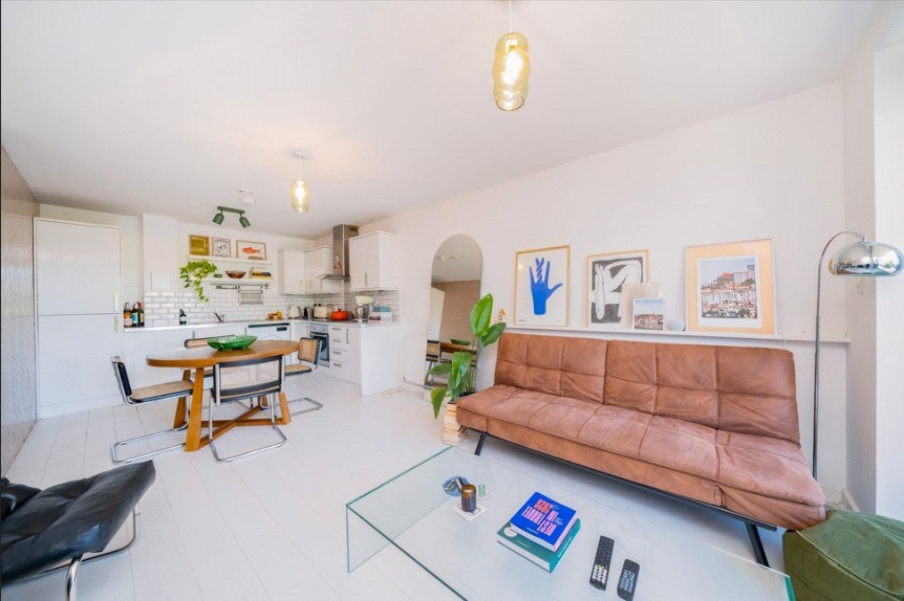Alvares House, E9