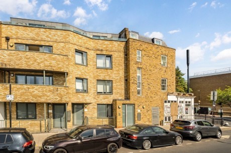 Harper Apartments, E2