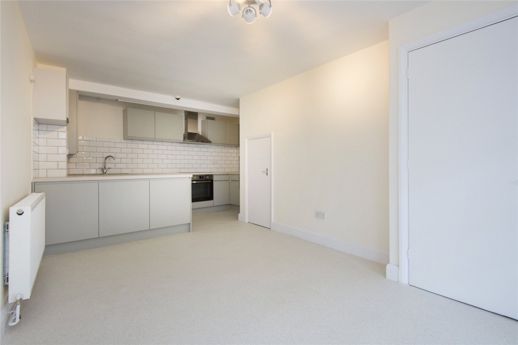 Independent Place, E8