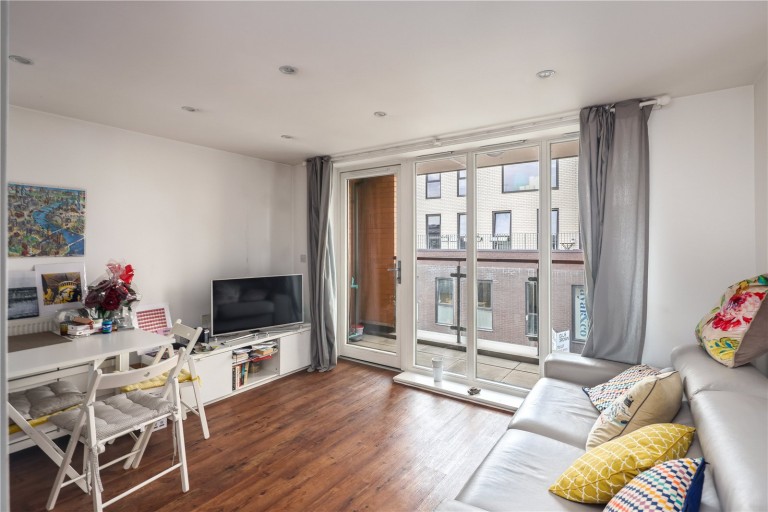 Point One Apartments, E8