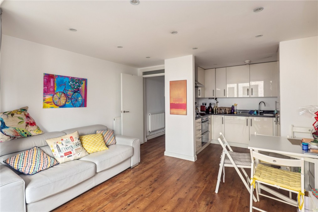 Point One Apartments, E8