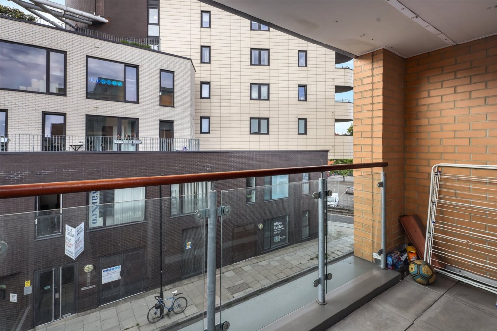 Point One Apartments, E8