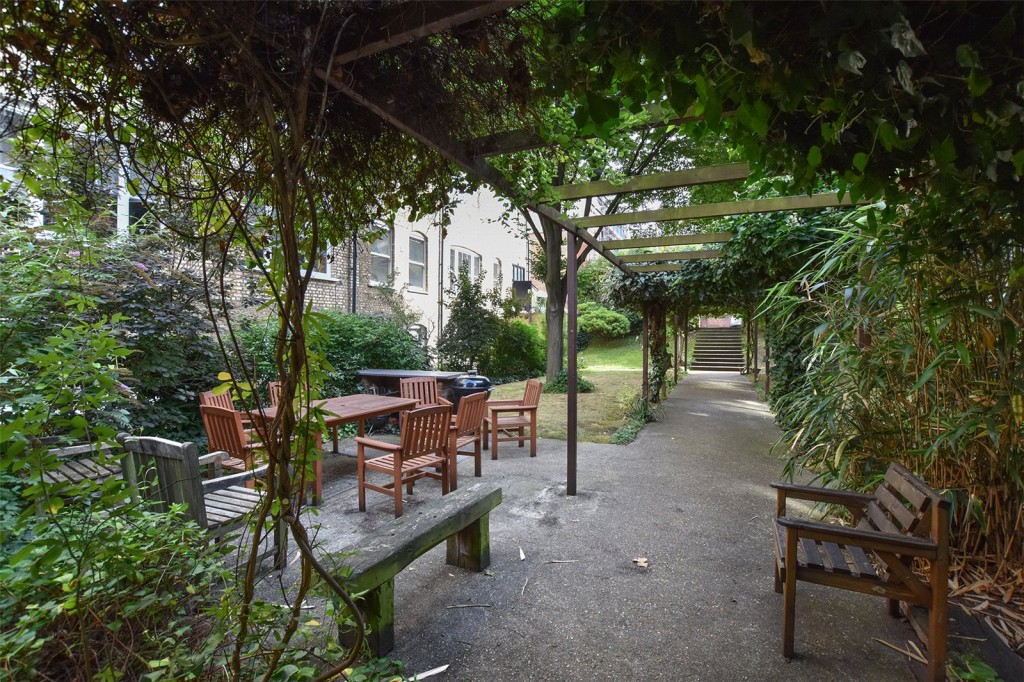 Image for Colonnades Apartments, E8