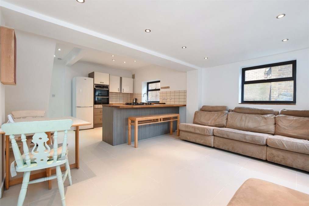 Glenarm Road, E5