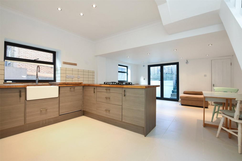 Glenarm Road, E5