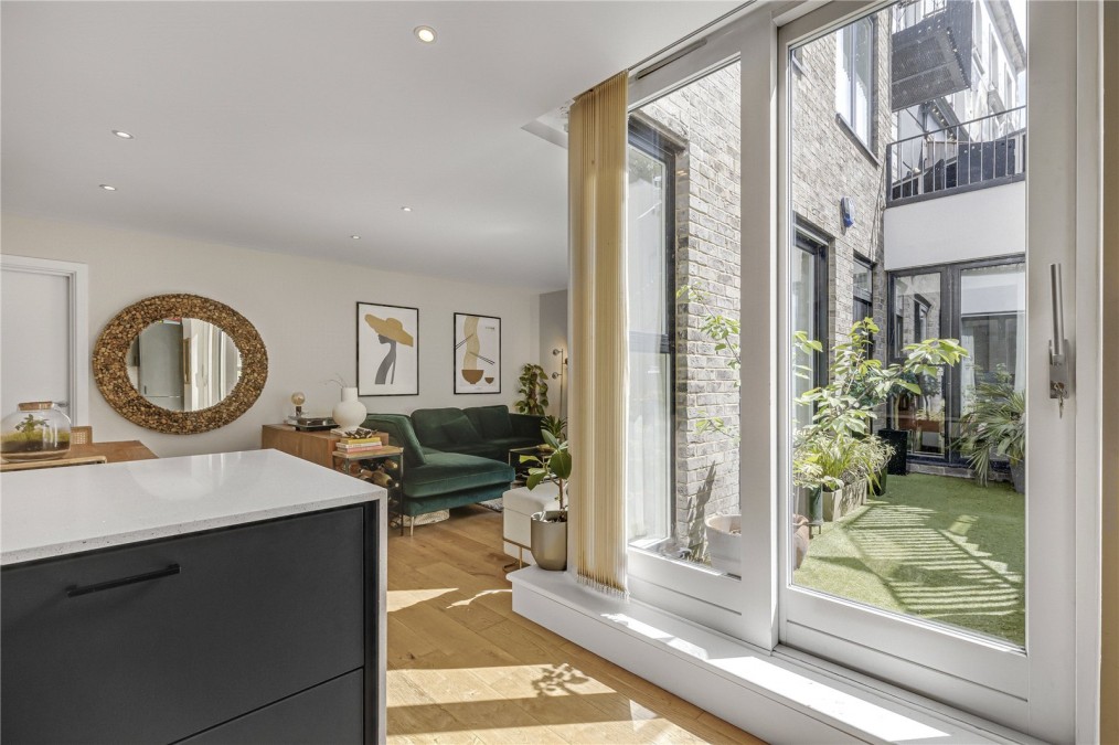 35A Queensdown Road, E5