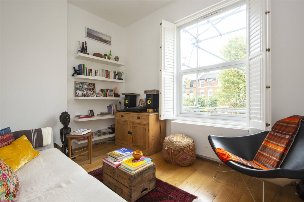 Kenninghall Road, E5