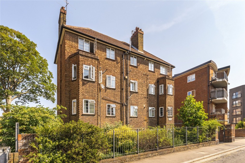 Wellington Mansions, N16
