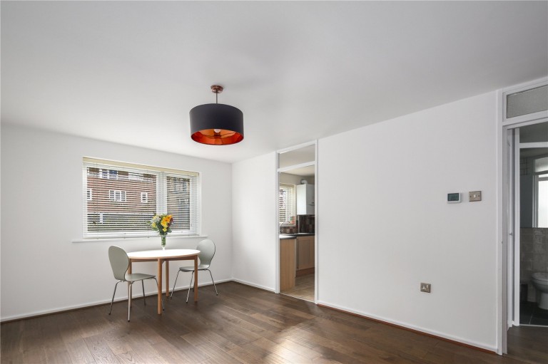 Regency Court, E9