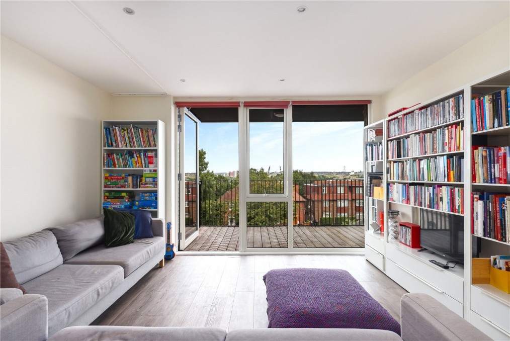 Cedarwood Court, E5