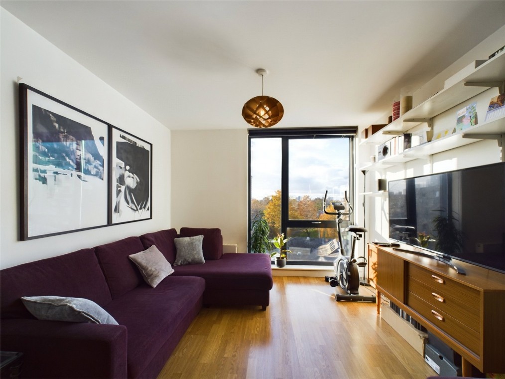 Triangle Road, E8